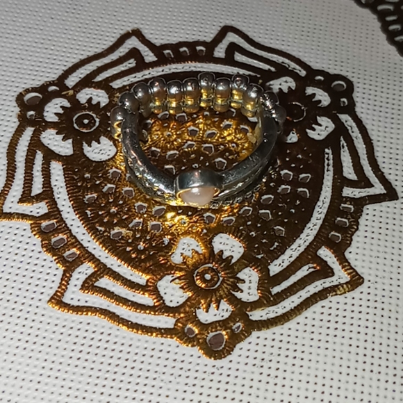 Ring - Picture 1 of 2